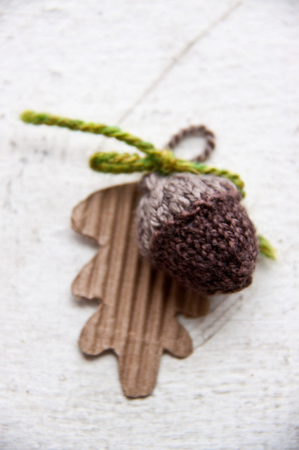 tiny knit acorn tutorial and pattern