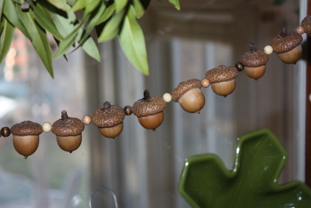 real acorn garland tutorial