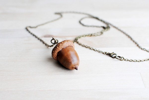 Acorn memory necklace tutorial