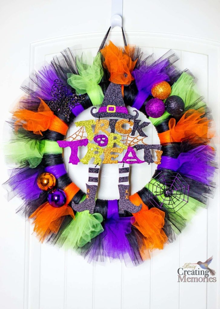 Tulle halloween wreath tutorial