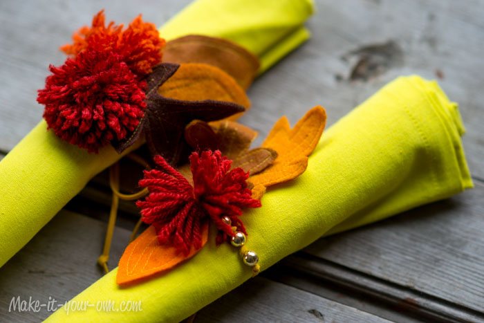 Felt and pom pom napkin ring tutorial for Thanksgiving