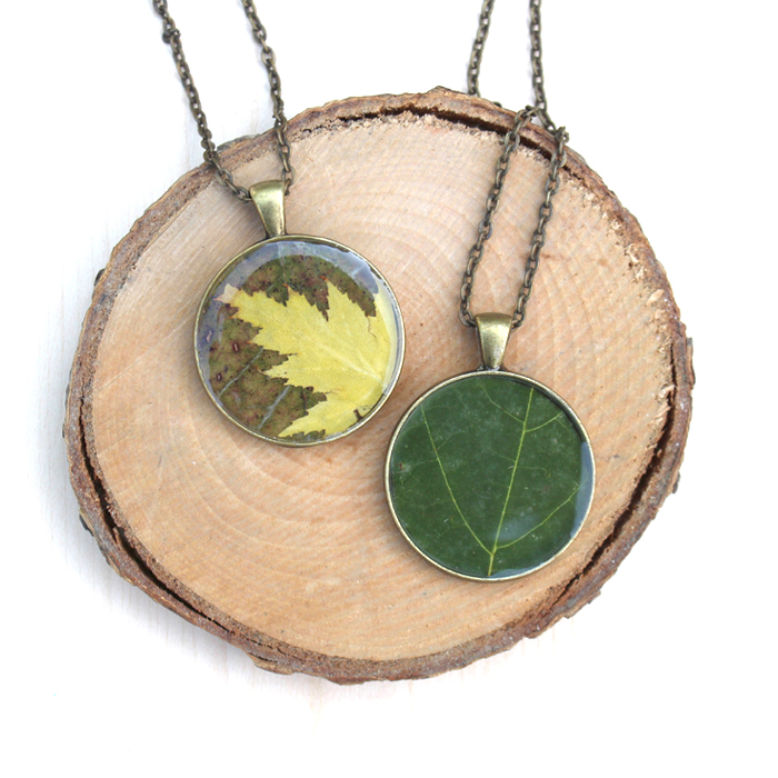 Autumn leaf resin necklace tutorial