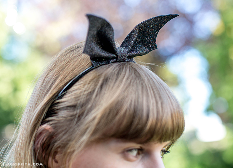 Felt glitter bat headband tutorial