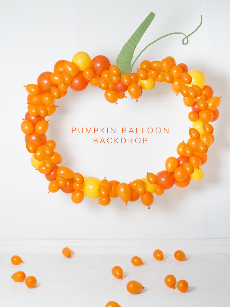 balloon pumpkin photo backdrop