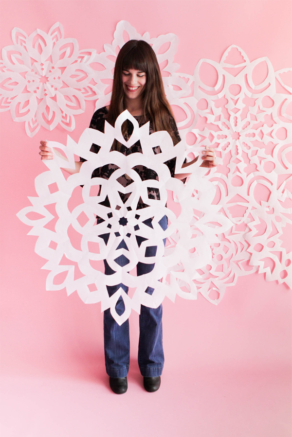 Giant paper snowflake tutorial