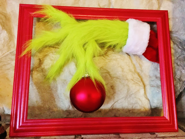 Grinch hand fur Christmas decoration tutorial