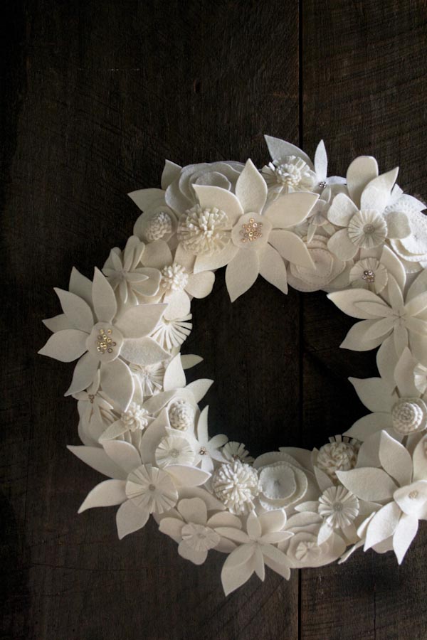 white felt Christmas wreath tutorial