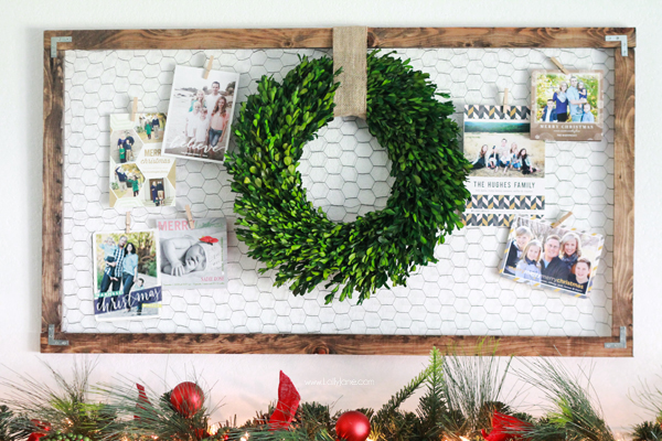 Chicken wire frame Christmas card display