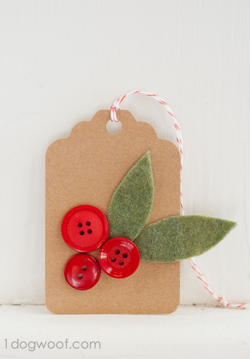 Easy Christmas felt and button holly gift tag