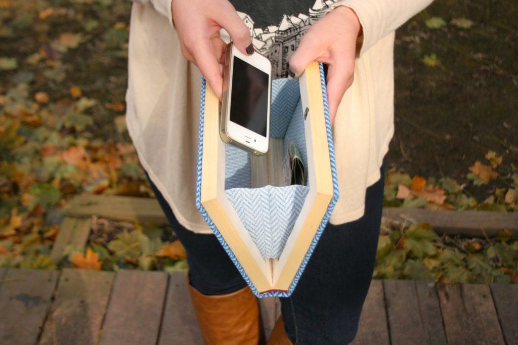 tutorial for DIY book clutch