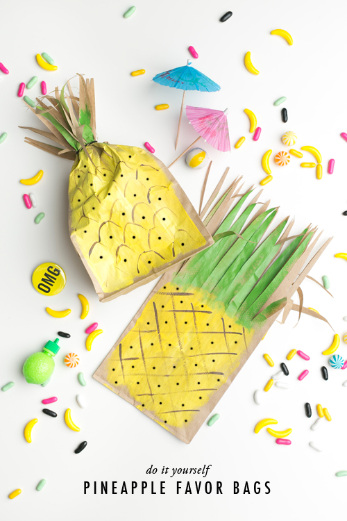 DIY pineapple favor bags