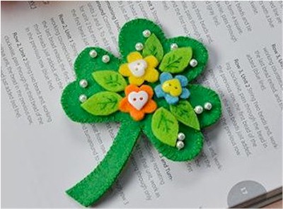 felt shamrock brooch tutorial