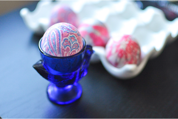 Did you know that you can transfer the pattern and color from old silk ties to make these gorgeous Easter eggs?