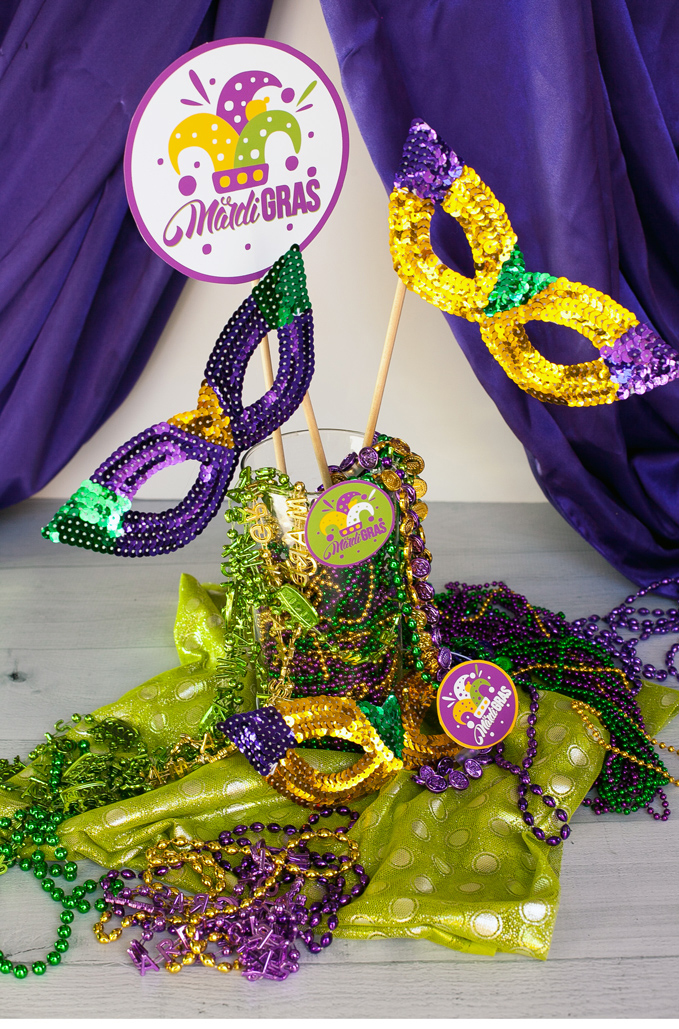 10 Magnificent Mardi Gras Craft Tutorials | Random Acts of Crafts